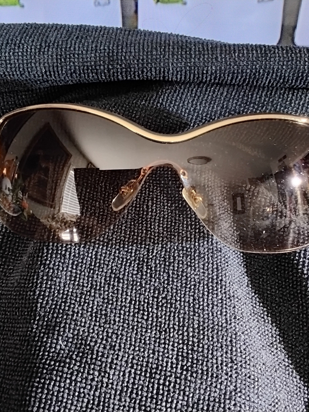 Vintage Versace MOD 2146-B Shield Sunglasses Gold Medusa Brown Gradient